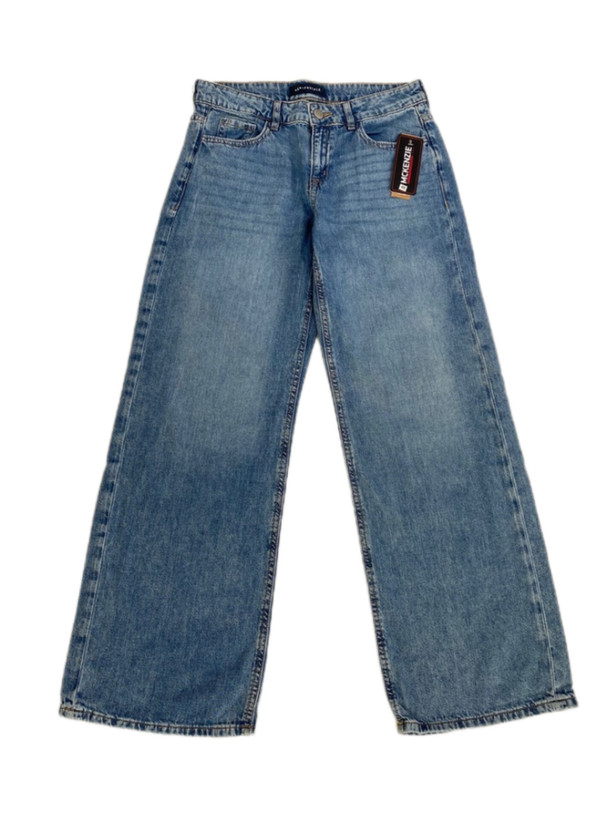 نمای روبروی شلوار جین واید لگ زنانه