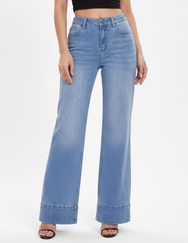 شلوار_جین_بوت_کات_زنانه_رانگلر_(Wrangler_Bootcut)_در_رنگ_آبی_روشن