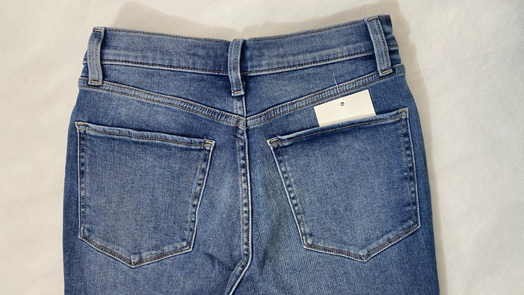 جزئیات دوخت شلوار جین زنانه مدل بوتکات برند lucky brand کد 2453