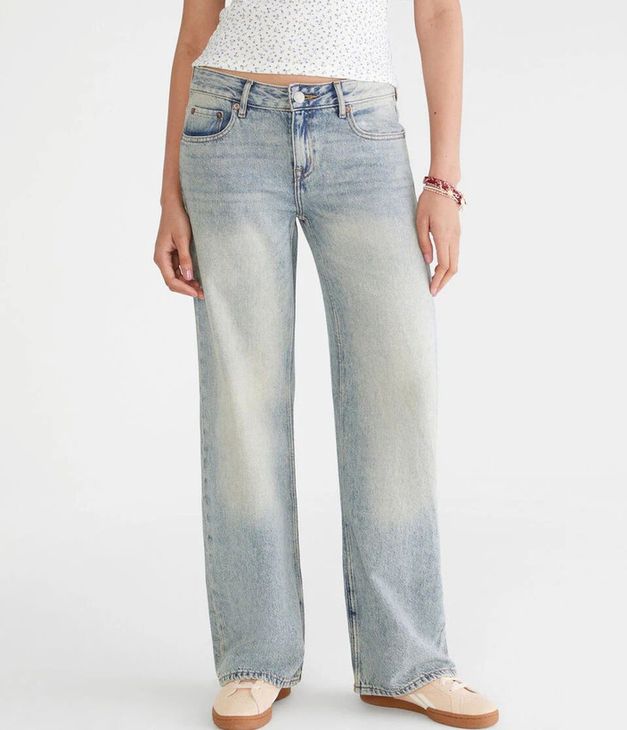 نمای روبرو شلوار جین واید لگ