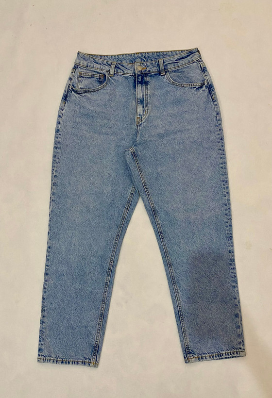 نمای کامل شلوار جین مام بگ زنانه یخی denim از جلو